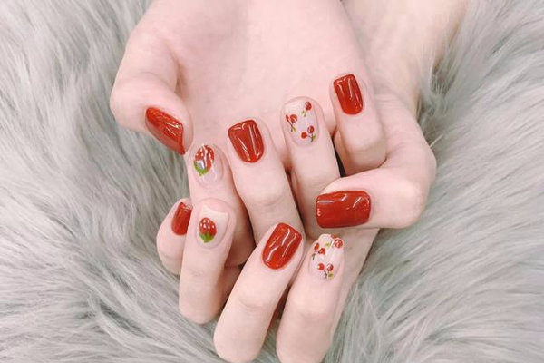 今年上半年新能源汽车市场渗透率达44.3% ，创同期历史新高